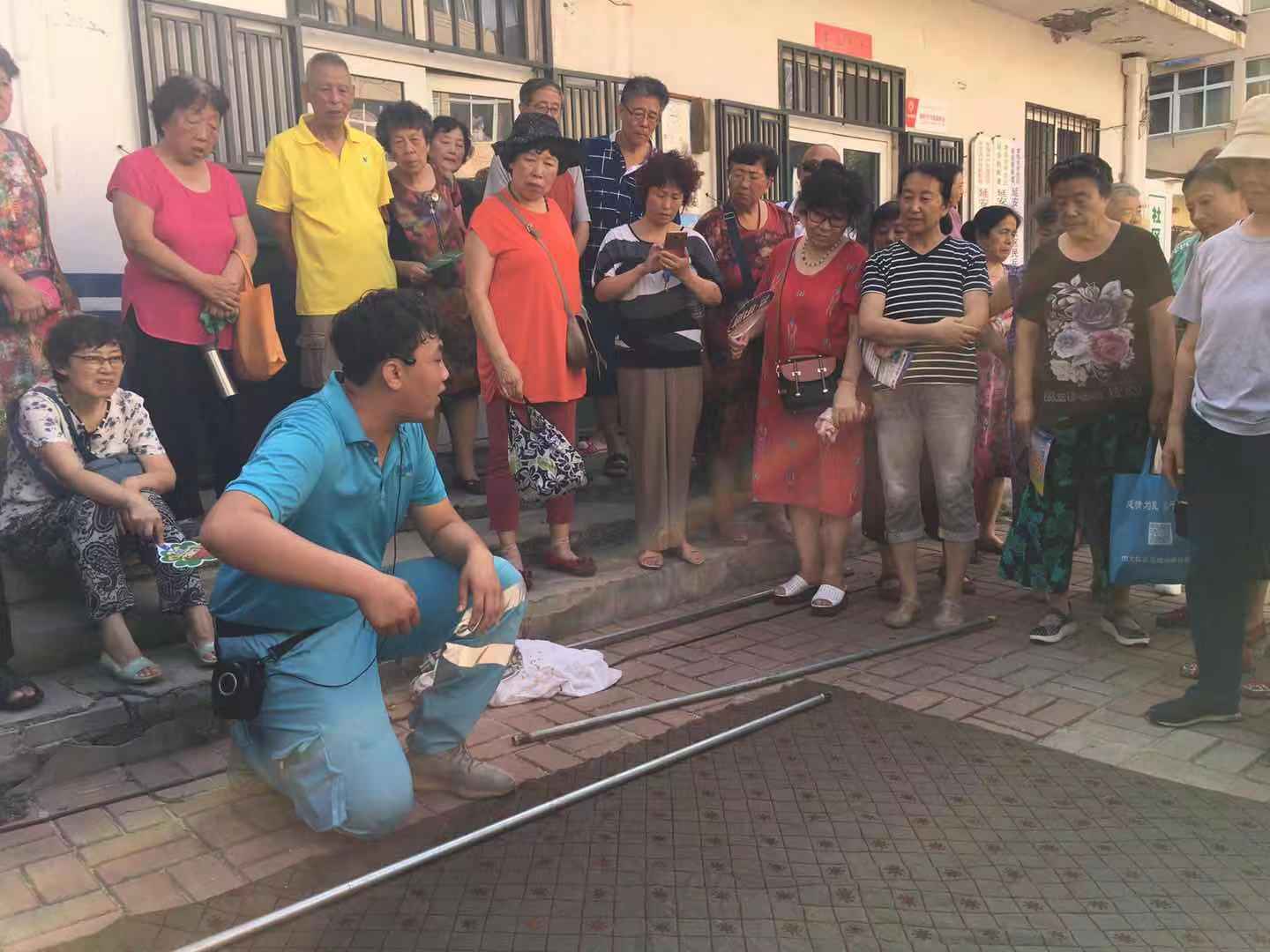 担架制作的体验现场